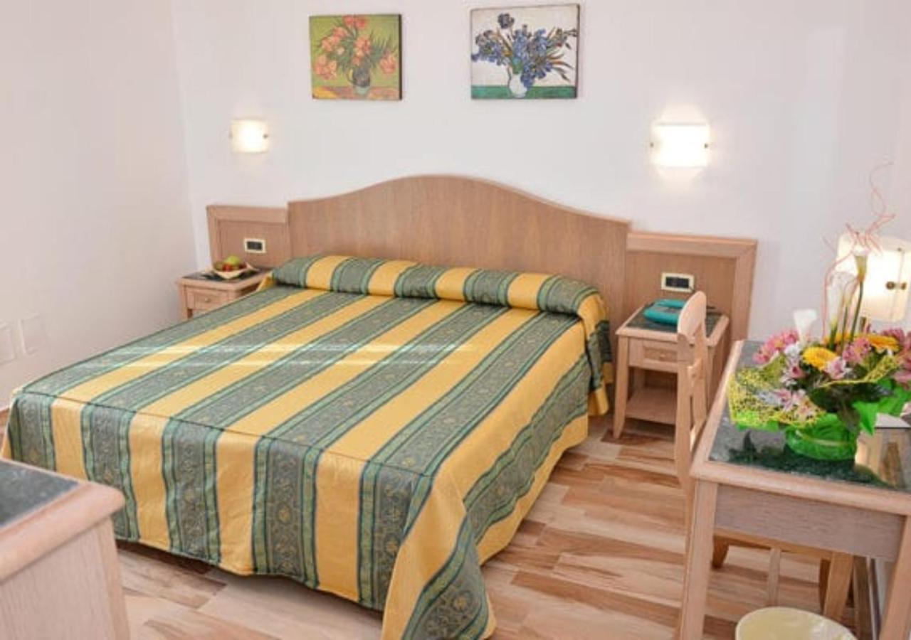 Hotel Thalas Club Torre dell'Orso Ngoại thất bức ảnh