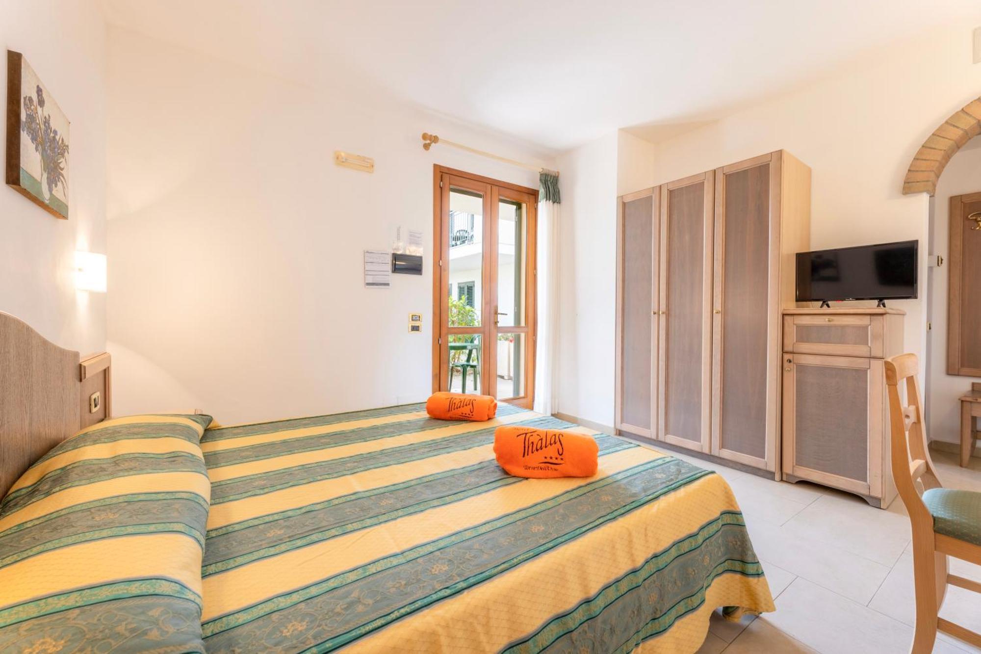Hotel Thalas Club Torre dell'Orso Ngoại thất bức ảnh